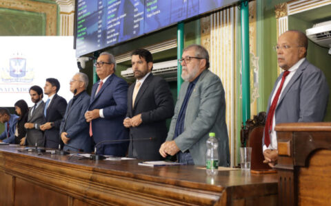 Imagem do post Em sessão ordinária, ocorre um minuto de silêncio pelo falecimento do filho da vereadora Marta Rodrigues