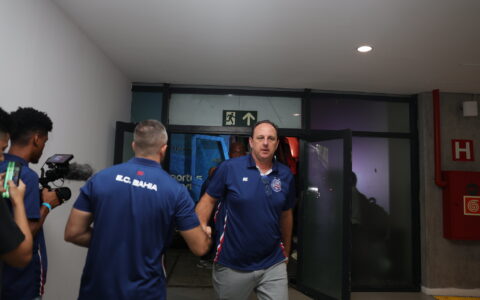 Imagem do post Rogério Ceni vê bom jogo do Bahia, mas confessa chateação com resultado: “Ninguém pode se sentir confortável”