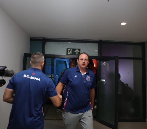 Imagem do post Rogério Ceni vê bom jogo do Bahia, mas confessa chateação com resultado: “Ninguém pode se sentir confortável”