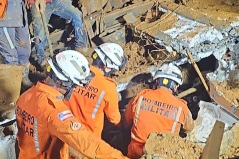 Imagem do post Bombeiros encontram corpo de jovem soterrado em Saramandaia após dois dias de buscas