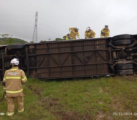 Imagem do post Quatro vítimas de acidente com ônibus em Candeias são socorridas pelo Corpo de Bombeiros