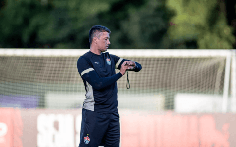 Imagem do post Reforço do Vitória é regularizado e já pode estrear pelo clube