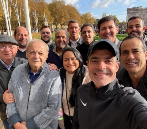 Imagem do post Bruno Reis, Débora Régis e Zé Ronaldo viajam a Londres com ACM Neto