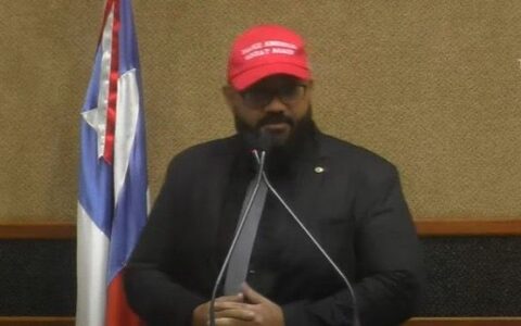 Imagem do post Na ALBA, Leandro de Jesus comemora vitória de Trump: “Que venha 2026”