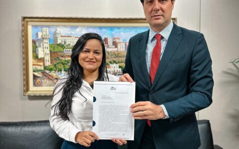 Imagem do post Débora Regis solicita apoio do MP-BA para evitar colapso dos serviços públicos em Lauro de Freitas