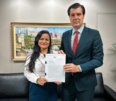 Imagem do post Débora Regis solicita apoio do MP-BA para evitar colapso dos serviços públicos em Lauro de Freitas