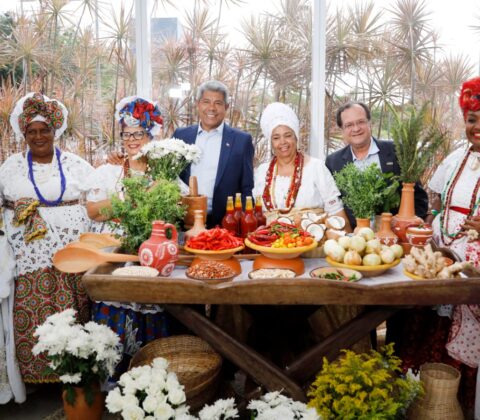 Imagem do post Baianas de acarajé recebem certificado de capacitação do Governo da Bahia