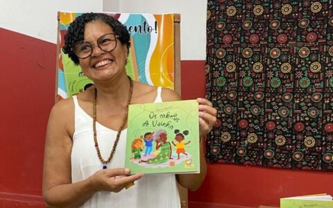 Imagem do post Leitura com cheirinho de avó: Escritora baiana dá vida a Voinha e une amor pelos livros e pelos netos