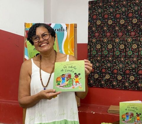 Imagem do post Leitura com cheirinho de avó: Escritora baiana dá vida a Voinha e une amor pelos livros e pelos netos