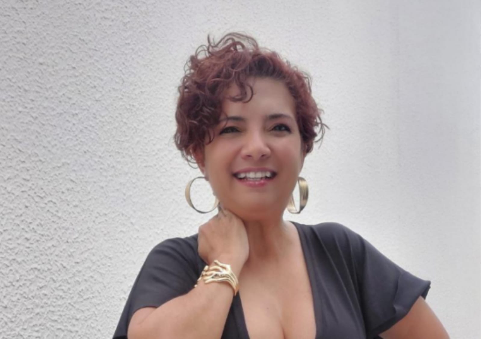 Cantora Kareen Mendes apresenta projeto Viva Gal hoje na Varanda do SESI