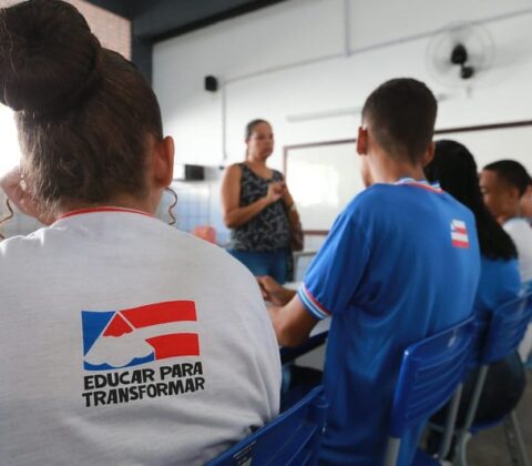 Imagem do post SEC divulga lista de professores e coordenadores que vão receber o Geapme