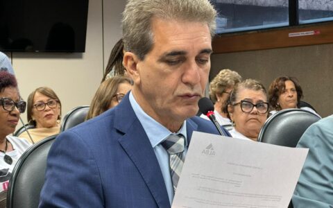 Imagem do post Robinson sugere que AGERBA fiscalize os serviços de energia elétrica