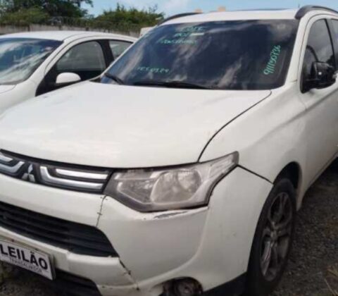 Imagem do post Transalvador promove leilão cerca de 80 veículos conservados e sucatas aproveitáveis