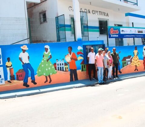 Imagem do post Arte em mural da Casa da Cultura de Saubara é motivo de orgulho da população e turistas