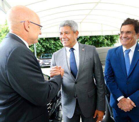 Imagem do post Jerônimo Rodrigues recebe nova direção da Ford para discutir expansão no Centro de Engenharia em Camaçari