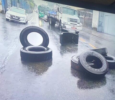 Imagem do post Ex-funcionários da CSN realizam manifestação em Salvador e travam trânsito