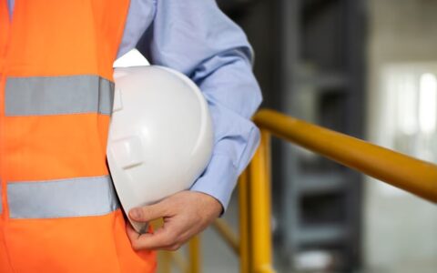 Imagem do post Dia do Técnico em Segurança do Trabalho: profissão registra recordes de contratações no Brasil