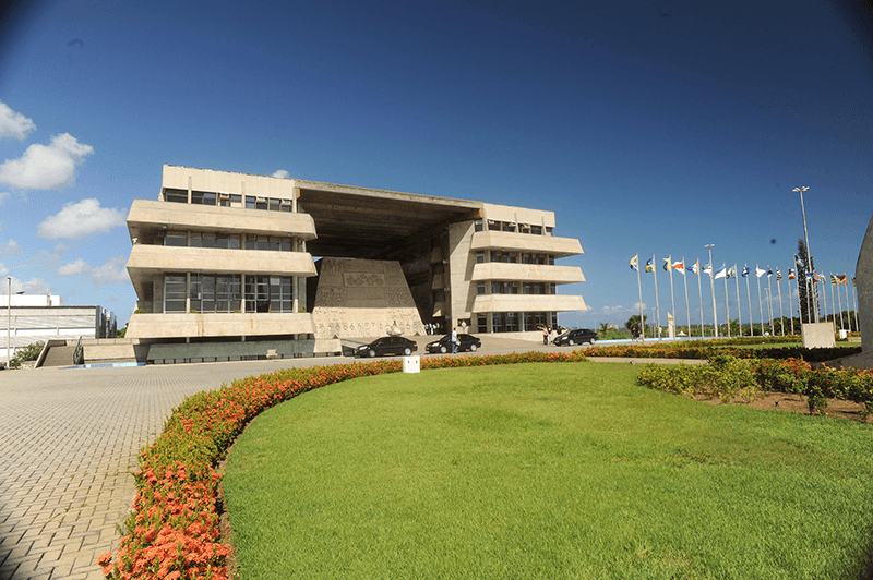 Proposta para retirar taxas da alteração de nome de pessoas trans e não-binárias vai à ALBA
