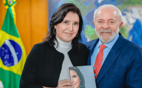 Imagem do post Simone Tebet lança livro e entrega exemplar ao presidente Lula