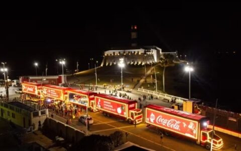 Imagem do post VÍDEO: Papai Noel é apedrejado após encerramento antecipado da Caravana Coca-Cola em Salvador