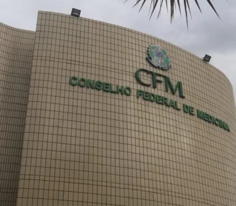 Imagem do post CFM entra na Justiça contra cotas na residência médica