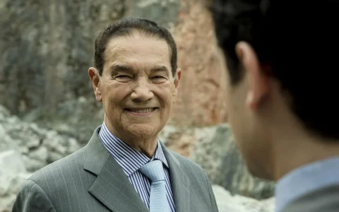 Imagem do post Divaldo Franco é internado com câncer na bexiga aos 97 anos