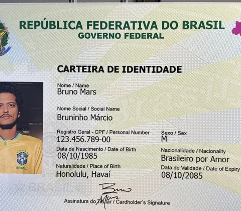 Imagem do post Bruno Mars ganha Carteira de Identidade Nacional gigante em show de BH