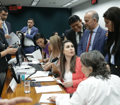 Imagem do post CCJ da Câmara aprova PEC que visa acabar com o aborto legal no Brasil