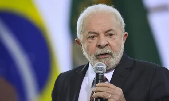 Lula se manifesta sobre denúncias da PGR contra Bolsonaro