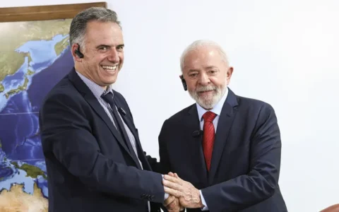 Imagem do post Lula recebeu hoje presidente eleito do Uruguai no Palácio do Planalto