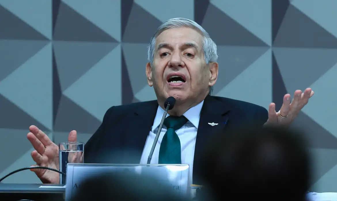 Anotações de Heleno continham “diretrizes estratégicas” contra urnas