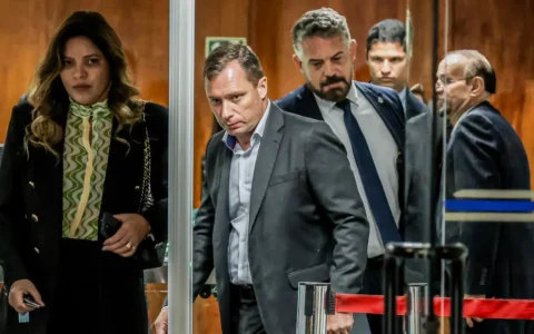 Imagem do post Moraes autoriza viagem de Mauro Cid para São Paulo