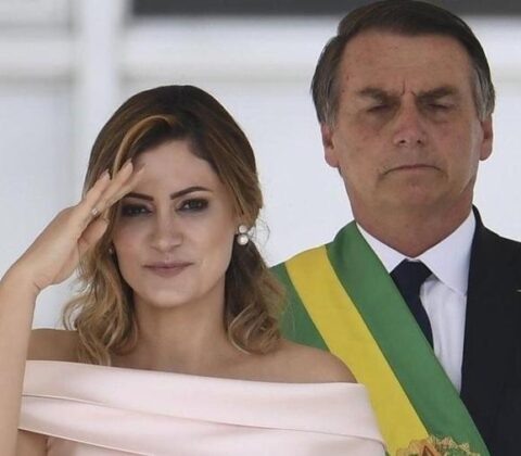 Imagem do post Michelle Bolsonaro se declara para Jair Bolsonaro após indiciamento no inquérito sobre tentativa de golpe