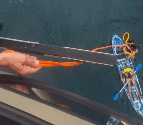 Imagem do post Polícia Militar resgata duas pessoas à deriva no mar de Salvador