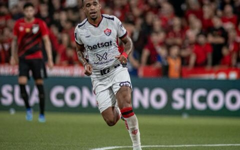 Imagem do post De virada, Vitória vence o Atlhetico-PR e se afasta do Z-4