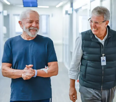 Imagem do post Lula recebe alta hospitalar e ficará em SP até quinta-feira