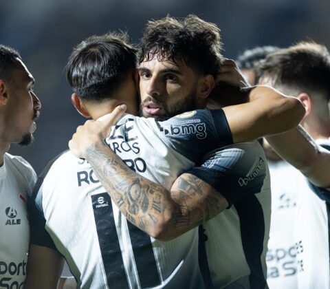 Imagem do post Bahia é massacrado pelo Corinthians e vê classificação para a Pré-Libertadores ameaçada