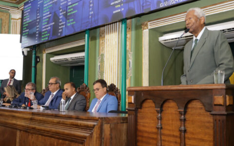 Imagem do post Edvaldo Brito agradece homenagem da Câmara