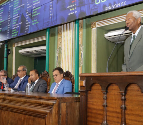 Imagem do post Edvaldo Brito agradece homenagem da Câmara