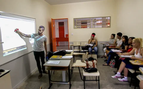 Imagem do post Pé-de-Meia encerra 2024 com quase 4 milhões de beneficiados