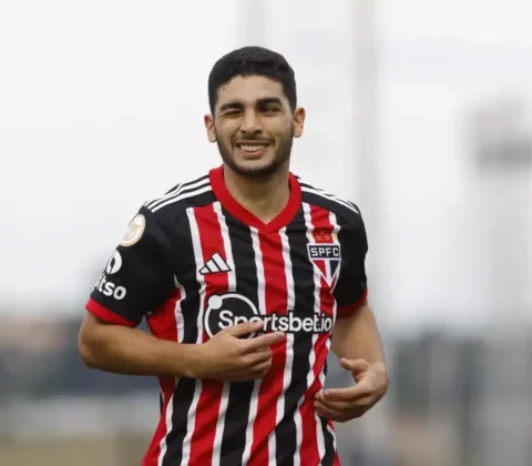 Imagem do post Bahia fecha contrato com o meia uruguaio Michel Araújo, ex-São Paulo, diz jornalista