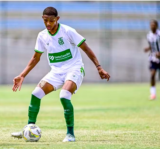 Bahia anuncia a contratação de destaque da base do América-MG