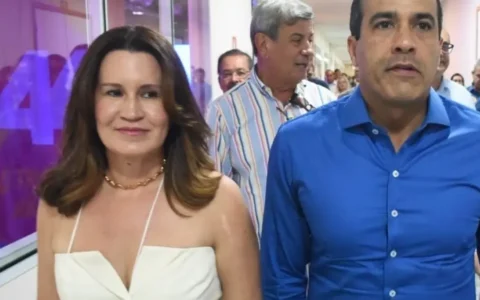 Imagem do post Bruno Reis confirma permanência de Renata Vidal na Secom