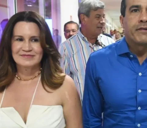 Imagem do post Bruno Reis confirma permanência de Renata Vidal na Secom