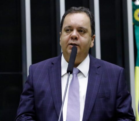Imagem do post Deputado baiano enviou mais de R$ 21 milhões em emendas para cidade comandada por irmão