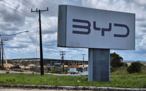 Imagem do post Governo Lula suspende emissão de vistos de trabalho para chineses da BYD