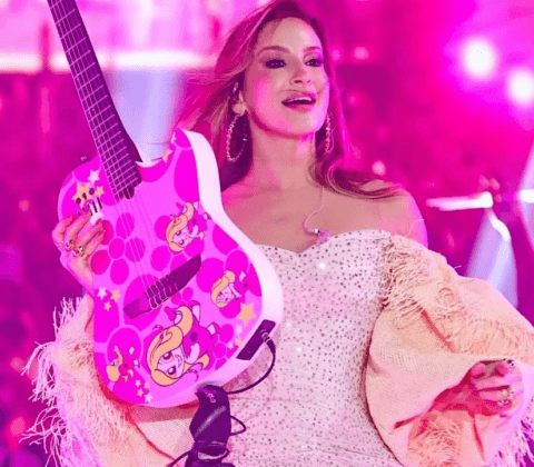 Imagem do post VÍDEO: Claudia Leitte volta a substituir Iemanjá por Jesus em música mesmo após denúncia de racismo