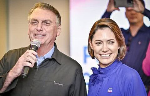 Imagem do post Bodas de Rosa: Michele celebra aniversário de casamento com Bolsonaro 