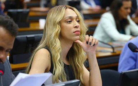 Imagem do post  “Vai acontecer”, diz Erika Hilton sobre avanço da PEC do fim da escala 6×1