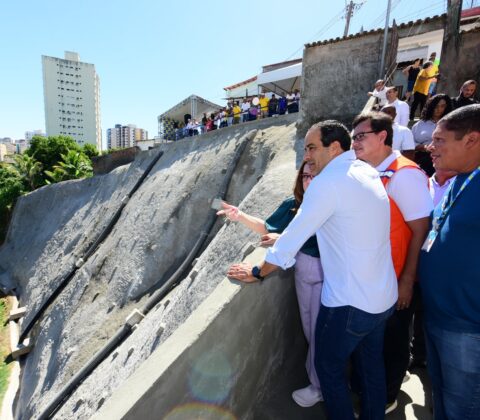 Imagem do post Prefeitura de Salvador entrega obra de contenção na Rua Emílio Couto